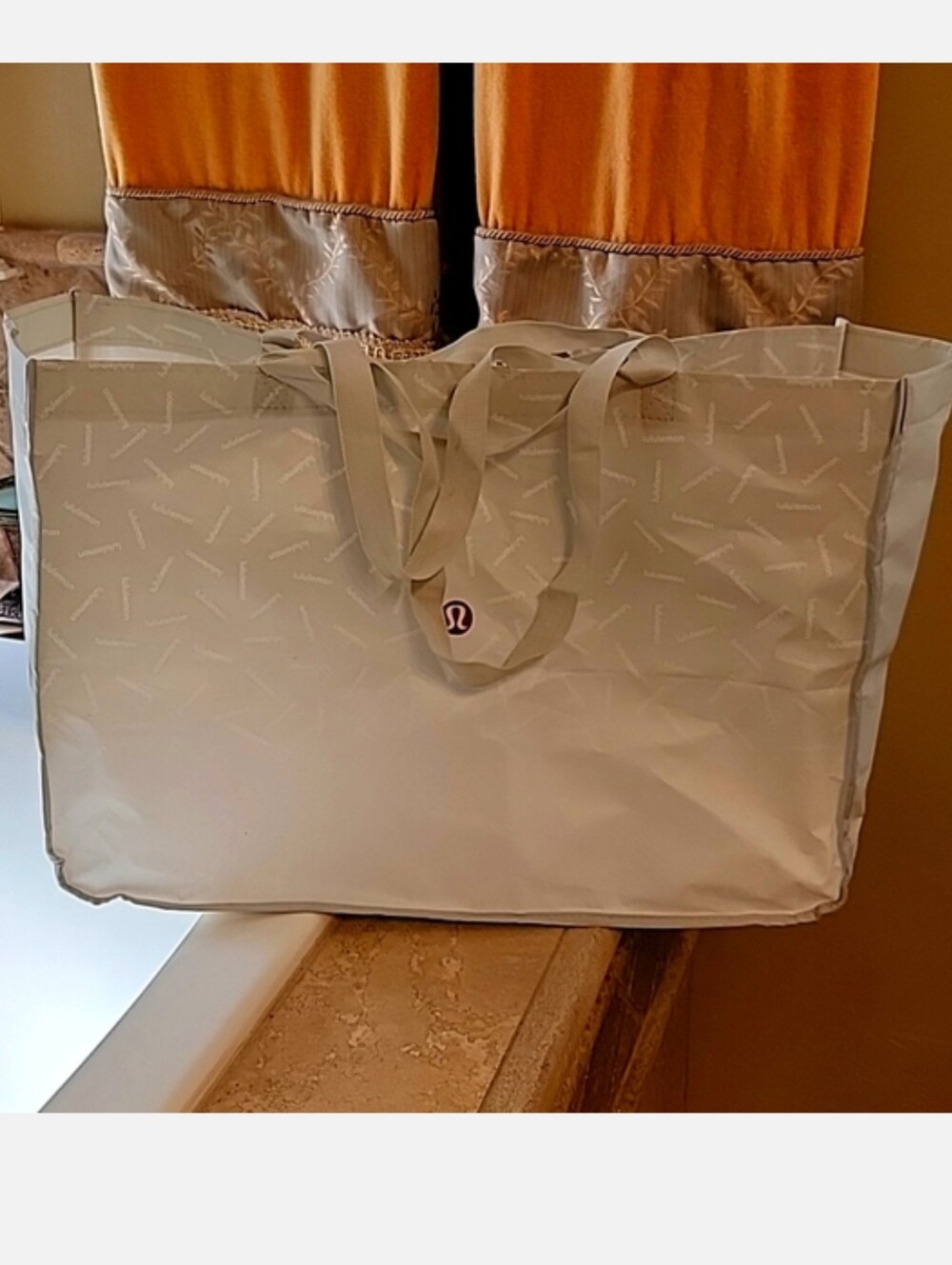 Lululemon bag